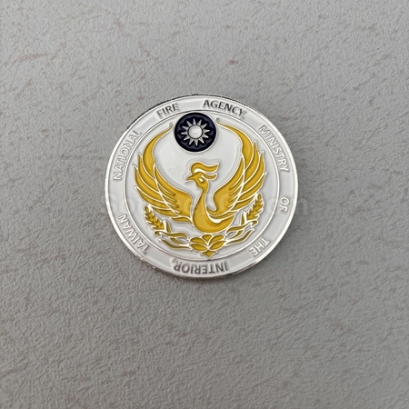 獎盃, 獎座, 獎牌, 金屬獎杯, 比賽獎牌, 紀念牌, 紀念幣, 木盾牌, 銀碟, 錦旗, 桌旗, 旗幟, 金屬襟章, 客製胸章, 客製名牌, 馬口鐵牌, 比賽獎品, 徽章, 客製禮品, 禮贈品公司, 台灣禮品, 紀念品, 禮品批發商, 客製化商品, 企業禮品, 商務禮品, 文具, 文儀用品, 環保禮品, 客製禮物, 禮物包裝