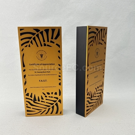 獎盃, 獎座, 獎牌, 金屬獎杯, 比賽獎牌, 紀念牌, 紀念幣, 木盾牌, 銀碟, 錦旗, 桌旗, 旗幟, 金屬襟章, 客製胸章, 客製名牌, 馬口鐵牌, 比賽獎品, 徽章, 客製禮品, 禮贈品公司, 台灣禮品, 紀念品, 禮品批發商, 客製化商品, 企業禮品, 商務禮品, 文具, 文儀用品, 環保禮品, 客製禮物, 禮物包裝