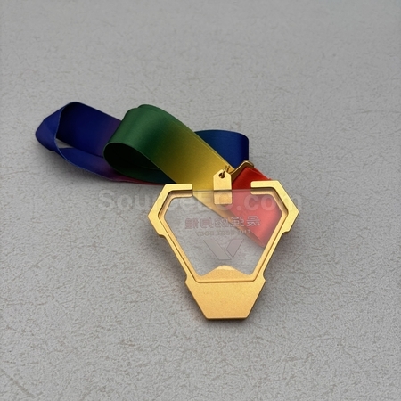 獎盃, 獎座, 獎牌, 金屬獎杯, 比賽獎牌, 紀念牌, 紀念幣, 木盾牌, 銀碟, 錦旗, 桌旗, 旗幟, 金屬襟章, 客製胸章, 客製名牌, 馬口鐵牌, 比賽獎品, 徽章, 客製禮品, 禮贈品公司, 台灣禮品, 紀念品, 禮品批發商, 客製化商品, 企業禮品, 商務禮品, 文具, 文儀用品, 環保禮品, 客製禮物, 禮物包裝